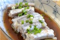 帶魚的家常做法，不炸不煎清蒸起來(lái)最健康